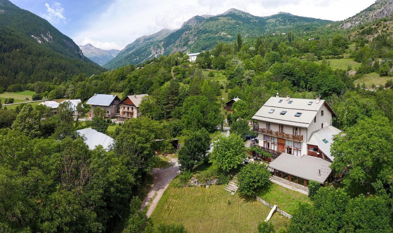 Hotel Restaurant Gites Les 5 Saisons Freissinieres Exteriér fotografie